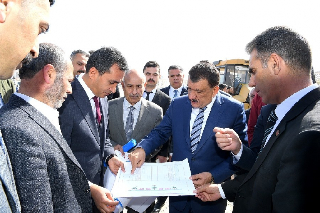 Başkan Gürkan, asfalt çalışmalarının yapıldığı 35 metrelik yolda inceleme yaptı