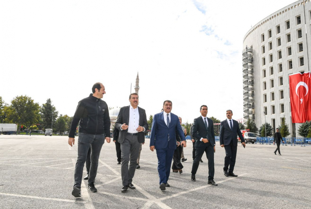 Başkan Gürkan, Miting Alanında İncelemelerde Bulundu