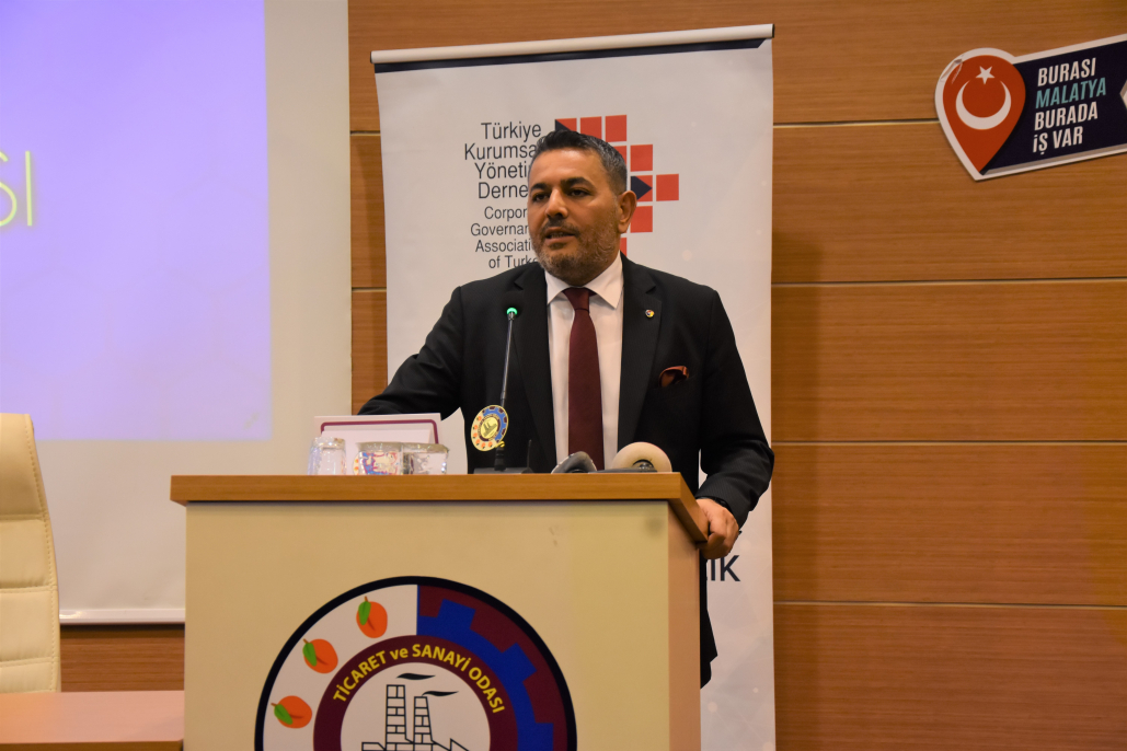 Sadıkoğlu, 'Kurumsallaşmada En Büyük Sorunu Aile Şirketleri Yaşıyor'