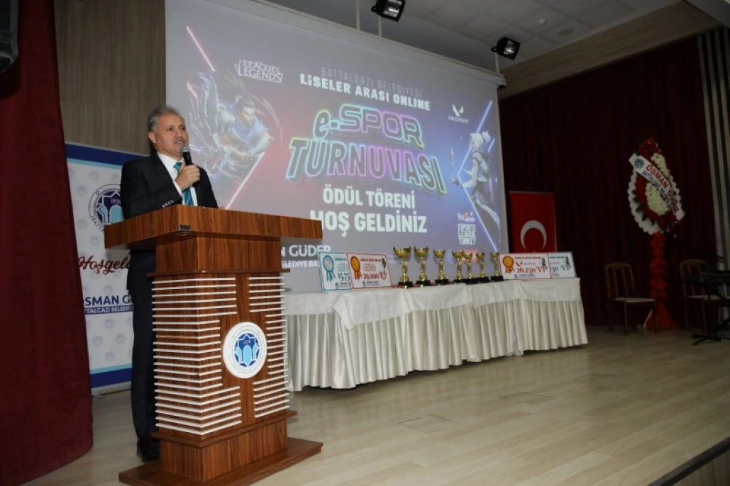 Liseler Arası Online E-Spor Turnuvası’nın Ödül Töreni Düzenlendi