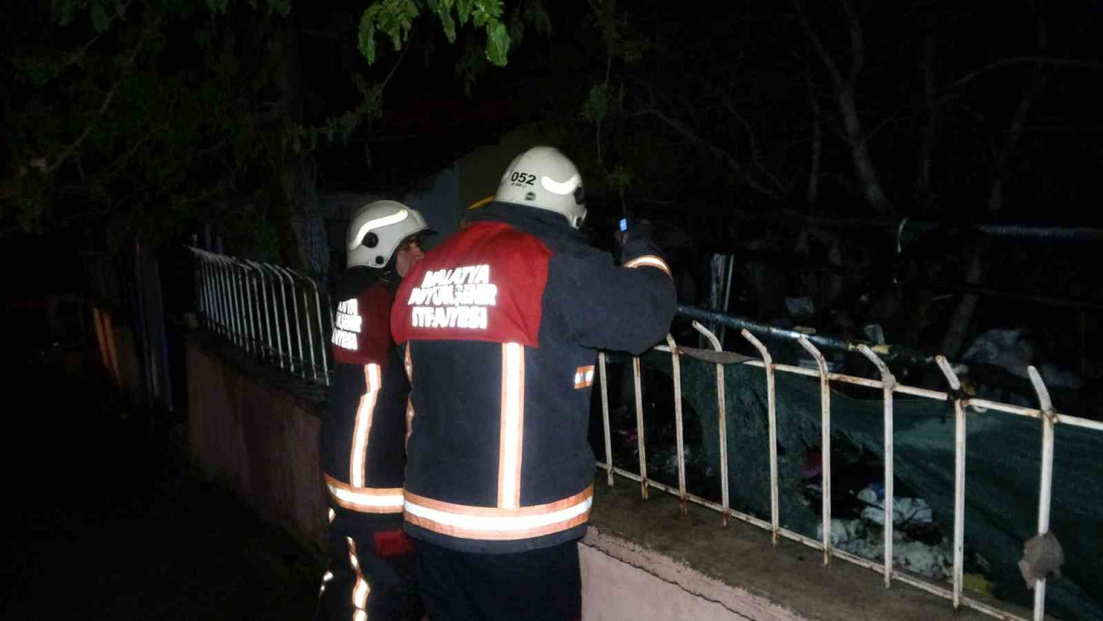 Malatya'da baraka yangını: 4 yaşındaki çocuk yanarak hayatını kaybetti