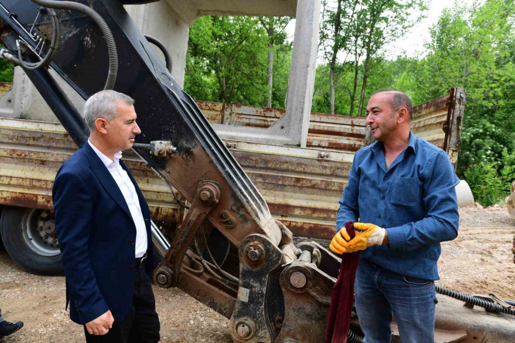 Başkan Çınar, dere ıslah ve yol yenileme çalışmalarını inceledi