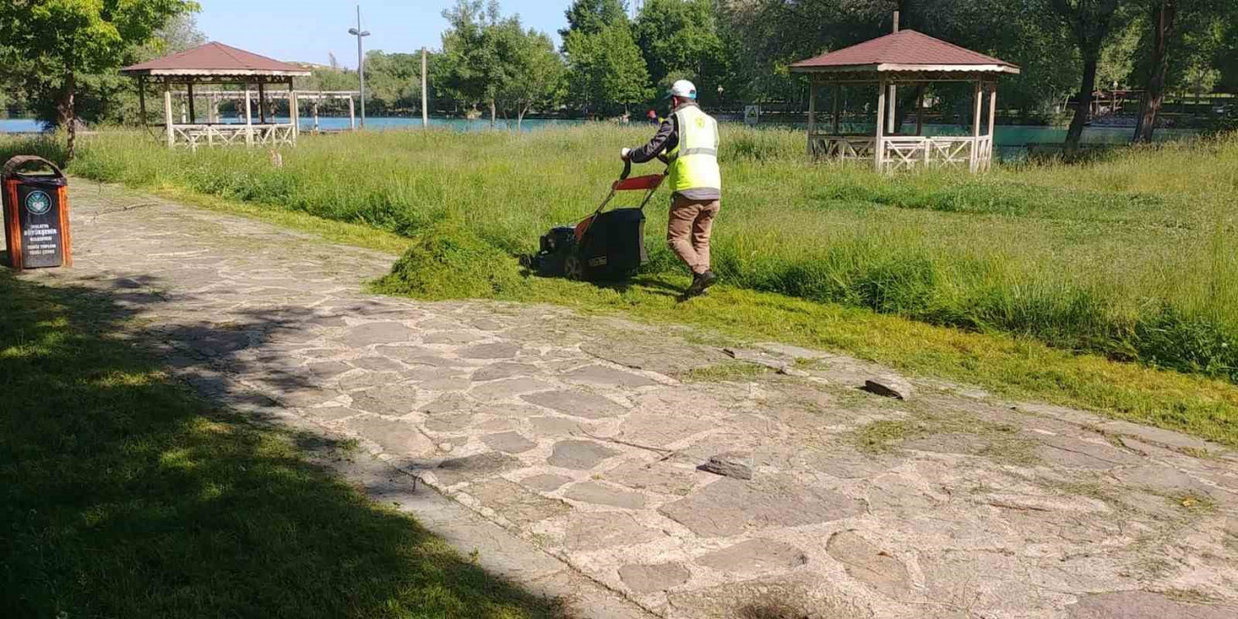 Malatya'da parklar ve refüjler yenileniyor