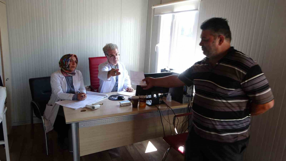Deprem bölgesi Malatya'da sağlık hizmetleri aralıksız sürüyor