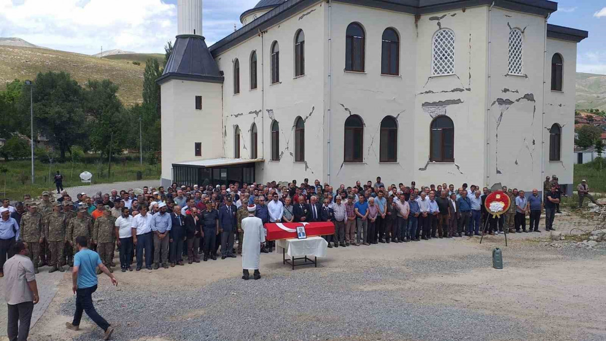 Kıbrıs Gazisi son yolculuğuna uğurlandı