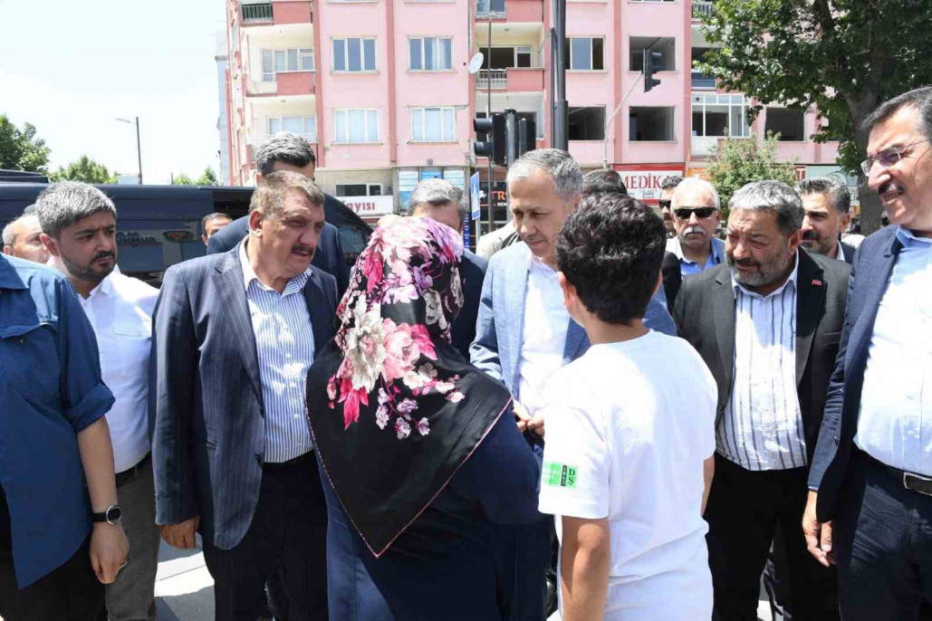 İçişleri Bakanı Ali Yerlikaya Malatya'da incelemelerde bulundu