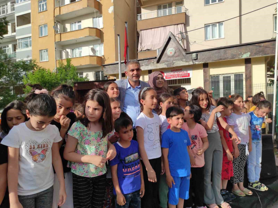 Malatya'da depremzede çocuklar ve ailelerine moral etkinliği