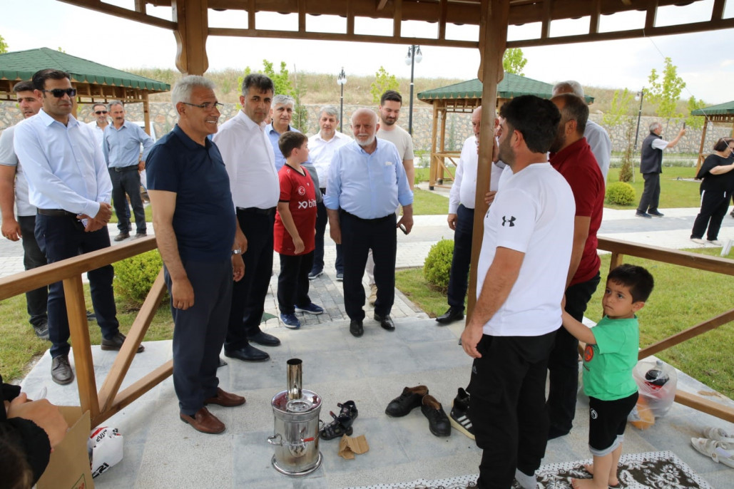 Başkan Güder: ' İlimizin yeniden inşasını yaparken projelerimizi sürdüreceğiz'