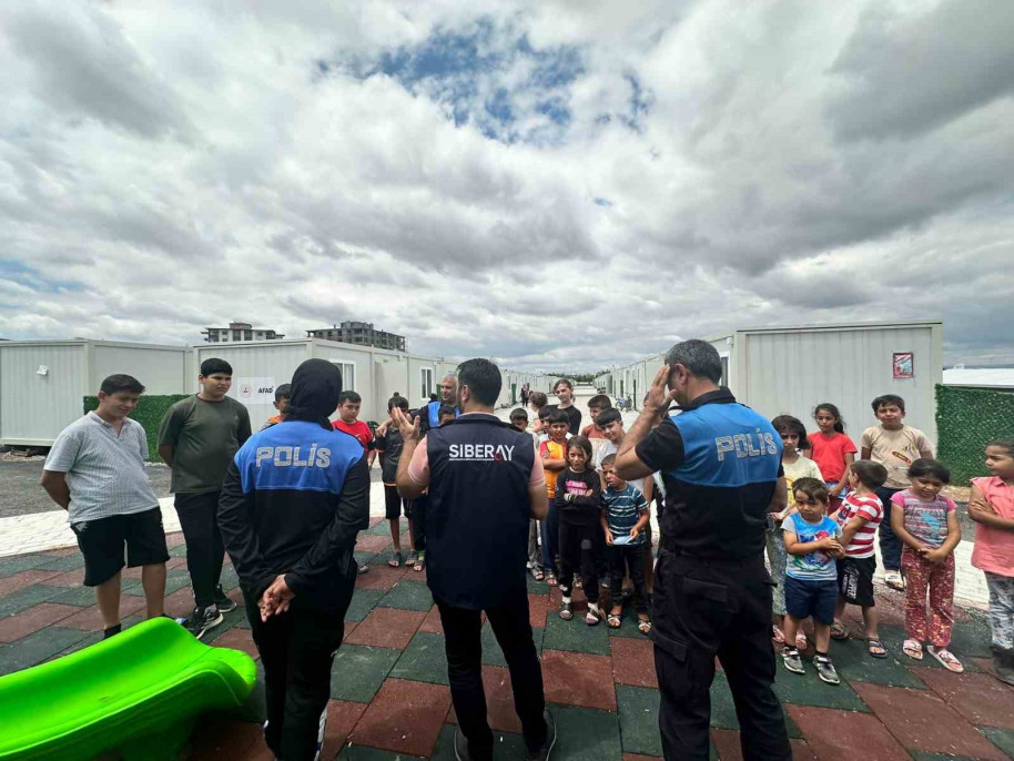 Konteynerde kalan depremzedeye siber suç uyarısı