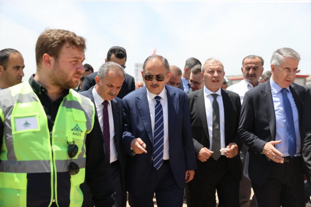 Bakan Özhaseki, Malatya'da 338 geçici iş yerinin daha teslim edildiğini bildirdi