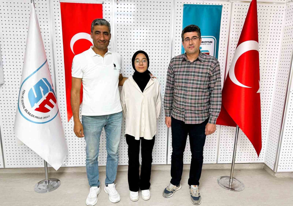 Depremzede öğrenci LGS'de Türkiye birincisi oldu