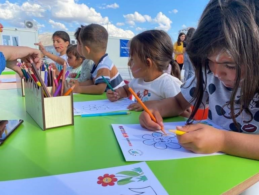 Konteyner kentteki çocuklar bayram etkinliğinde coştu