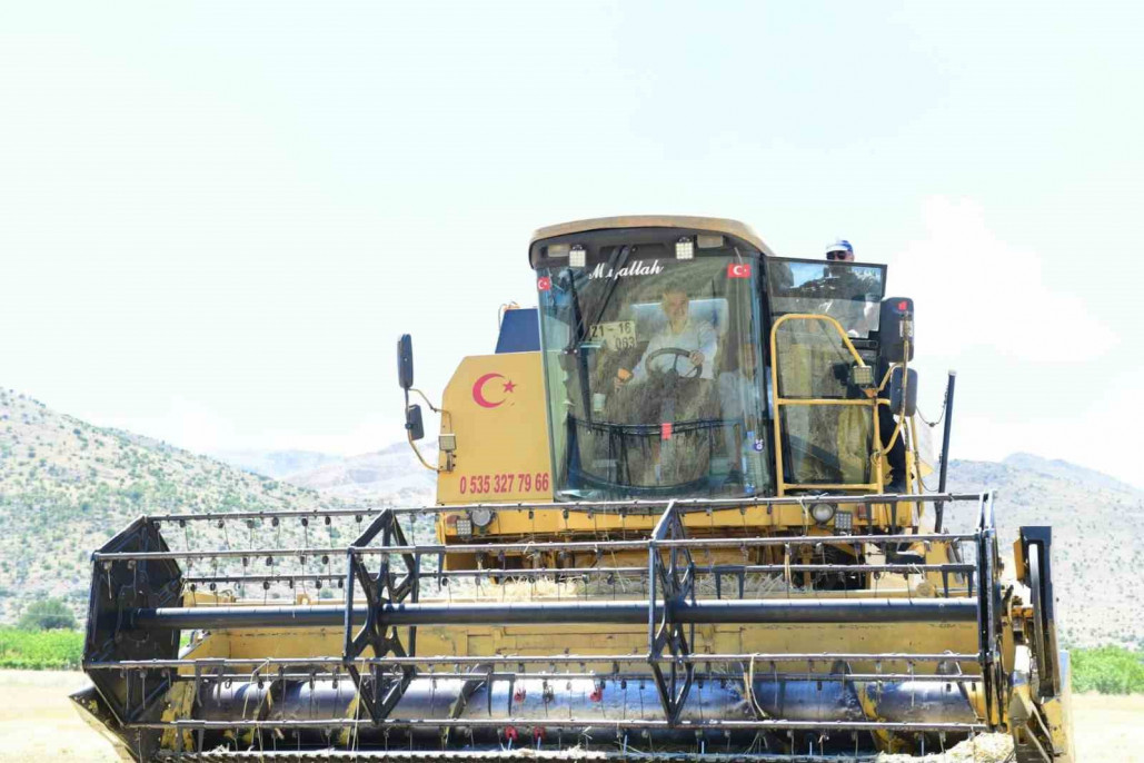 Yeşilyurt Belediyesi'nden depremzede üreticilere destek