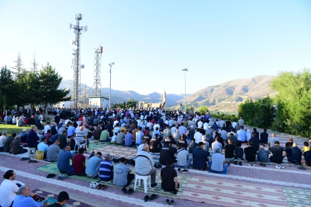 Yeşilyurt Gedik Namazgâh Alanında Bayram Namazı Heyecanı Yaşandı