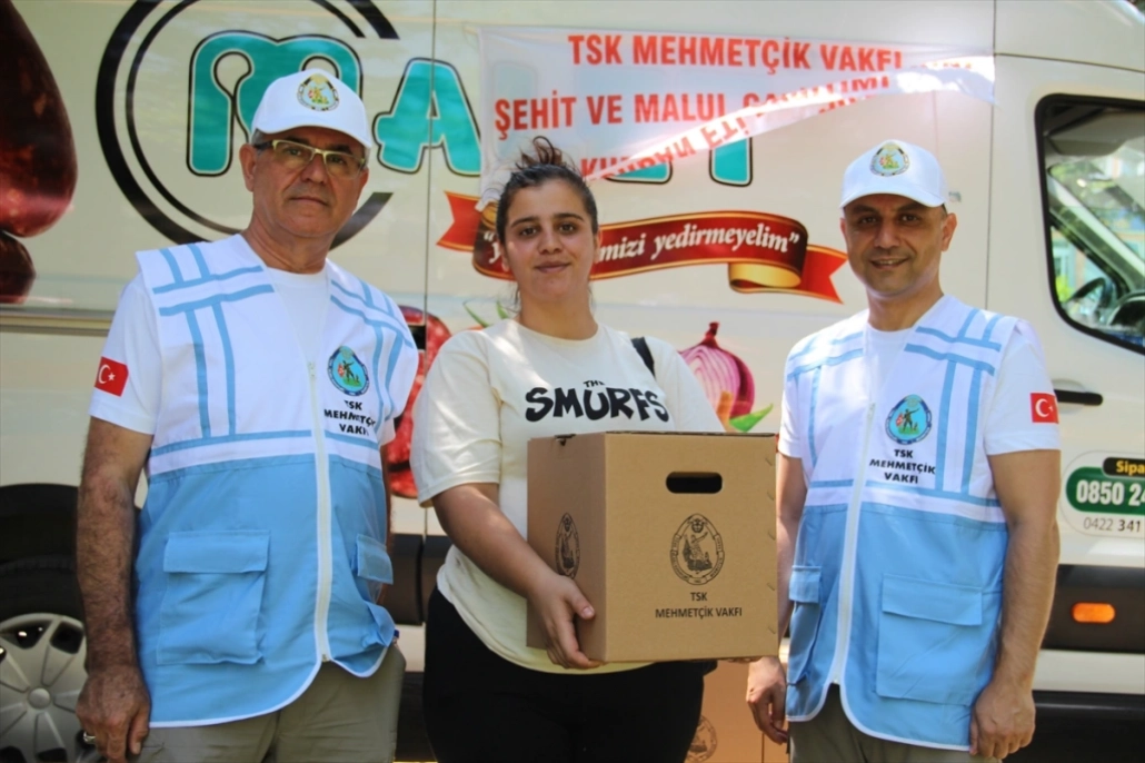 Mehmetçik Vakfı, Malatya'da şehit ve gazi ailelerine kurban eti dağıttı