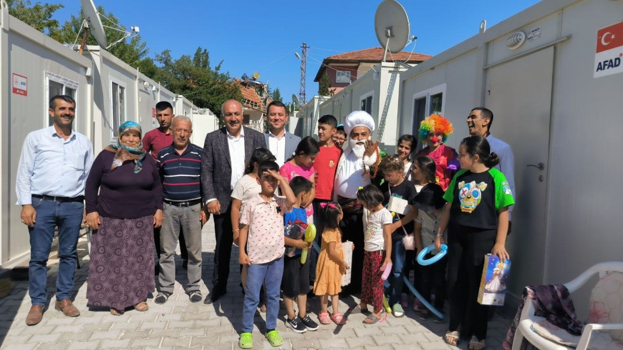 Depremzede çocuklar düzenlenen etkinlikle eğlendiler