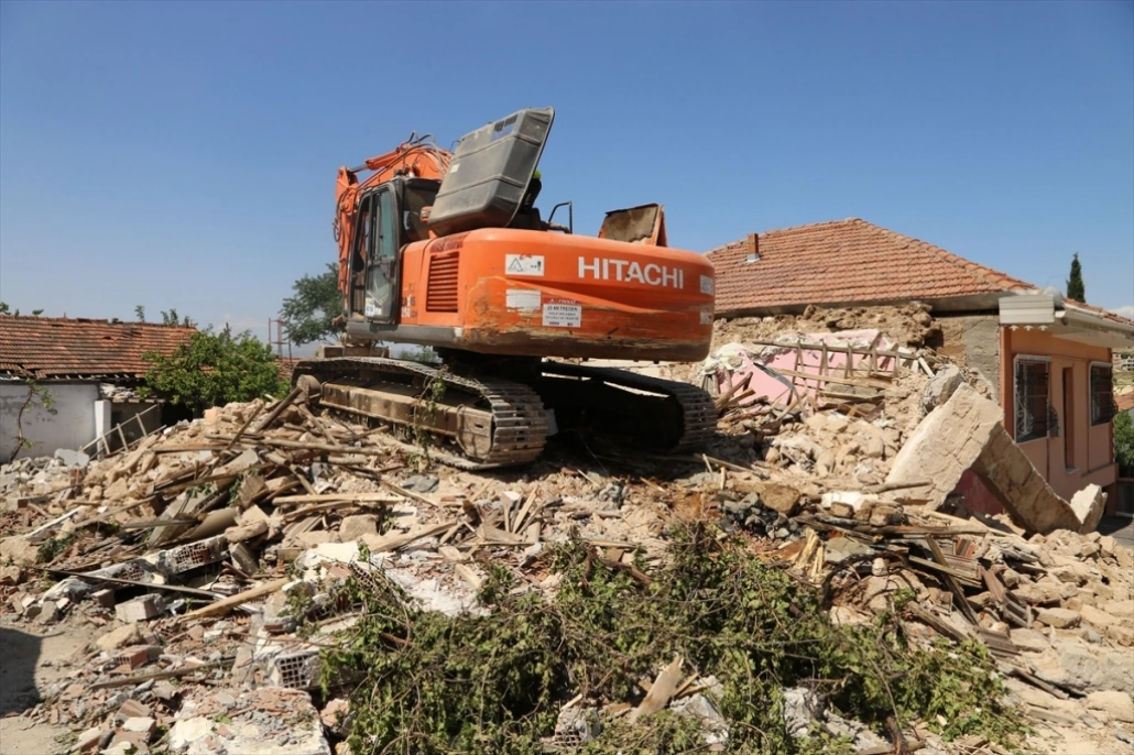 Depremlerden etkilenen Malatya'da 36 bin ağır hasarlı bina yıkılacak