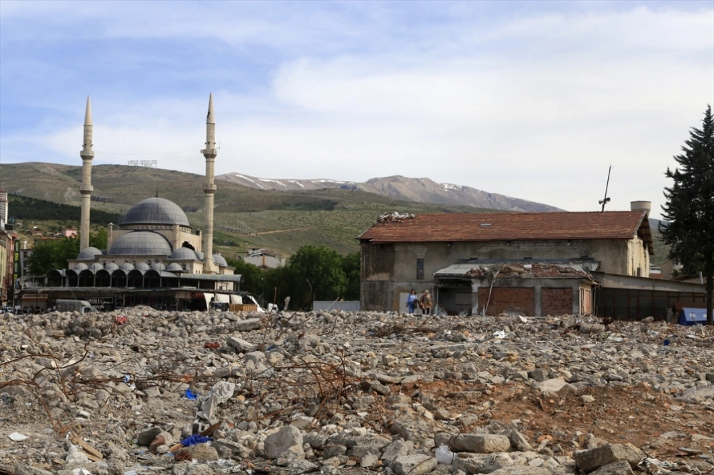 Depremin vurduğu Malatya'da 'ticaretin kalbi' yeniden inşa edilecek