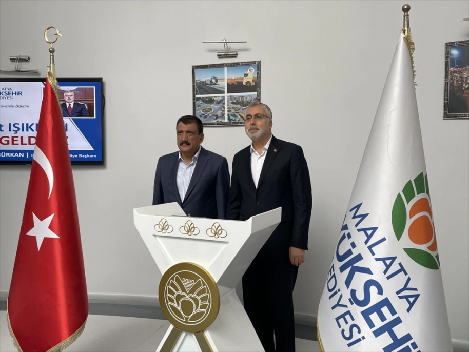 Bakan Işıkhan, Malatya'da ziyaretlerde bulundu