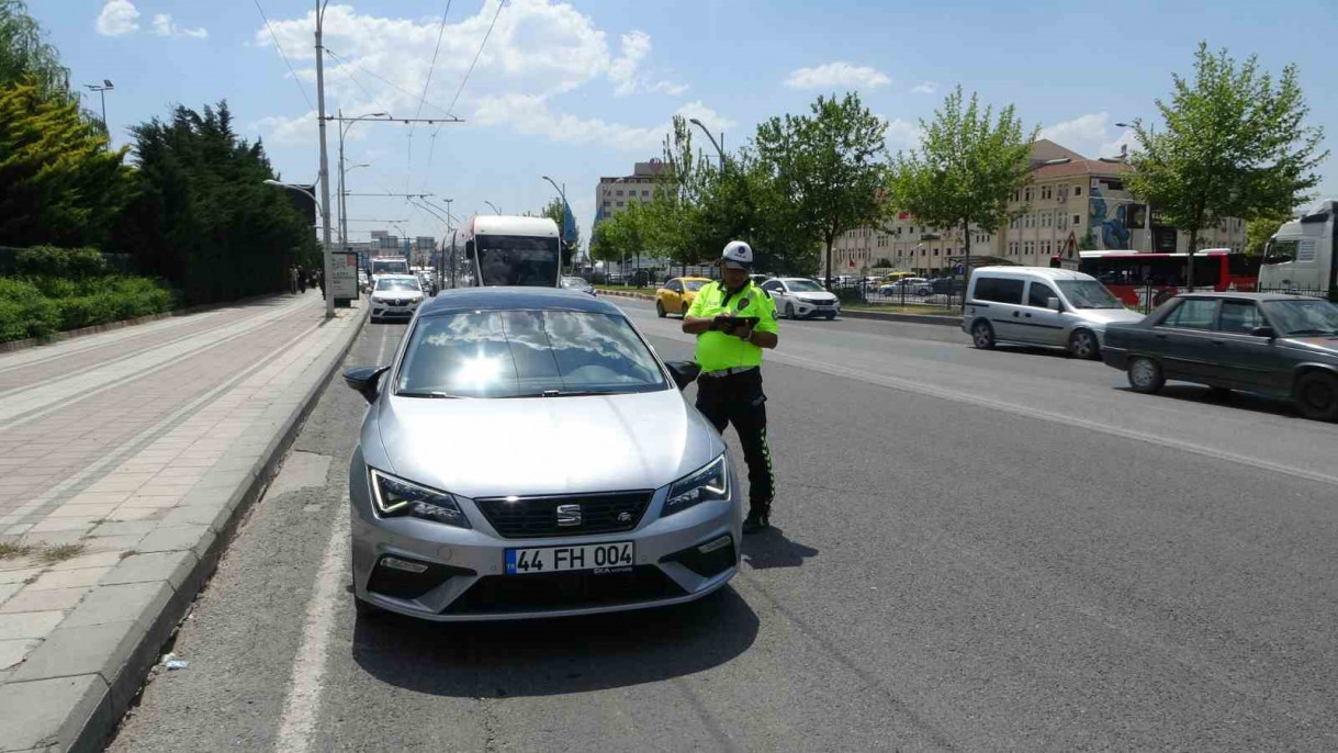 Malatya'da trafik denetimleri sürüyor