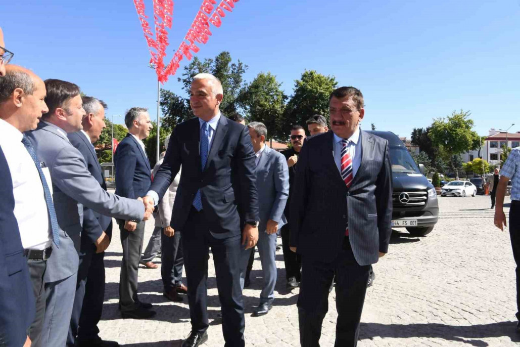 Bakan Ersoy'a Malatya'da Fahri Hemşehrilik Beratı verildi