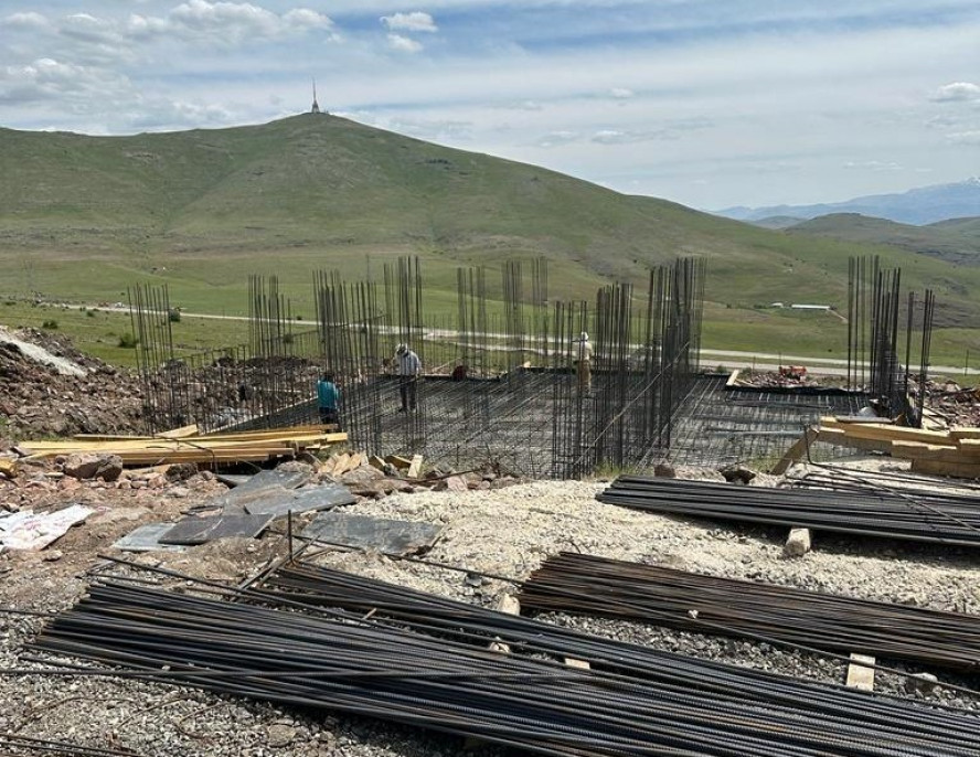 Depremde enkaza dönen mahalle yeniden inşa ediliyor