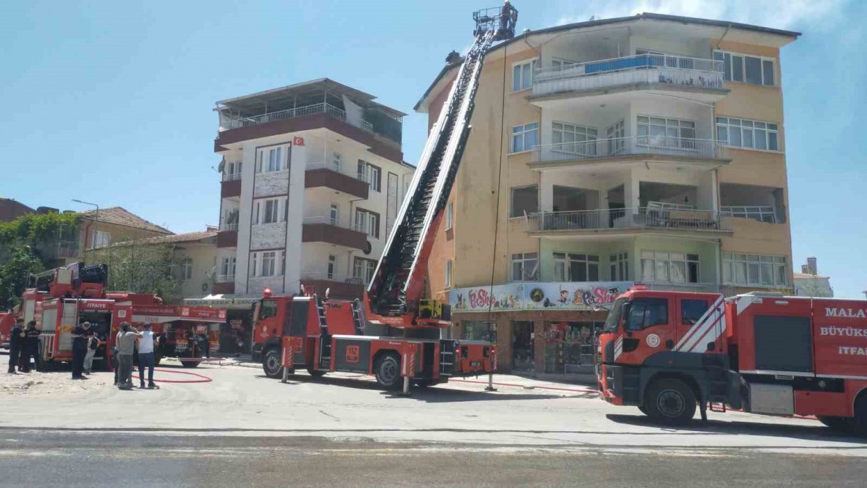 Yangında etkilenen güvercinleri itfaiye kurtardı