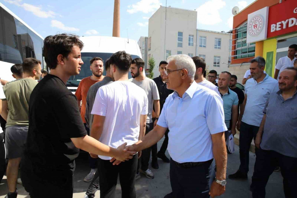 Battalgazi'de öğrenciler, Çanakkale'ye uğurlandı