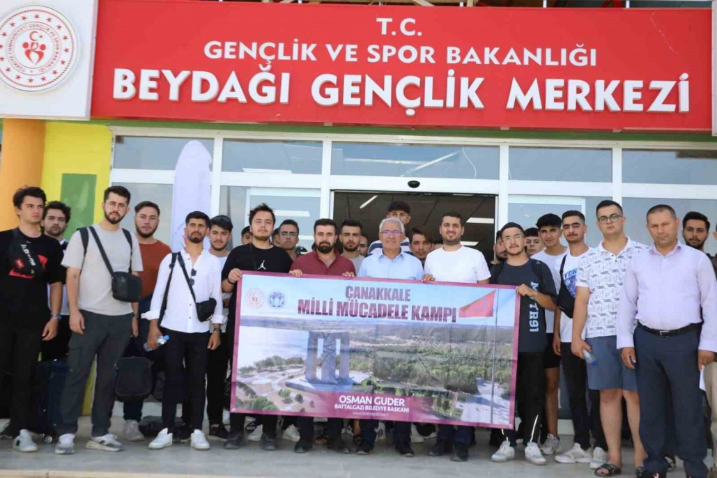 Battalgazi'de öğrenciler, Çanakkale'ye uğurlandı