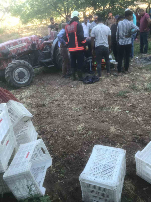 Traktörün altında kalan kayısı üreticisi hayatını kaybetti