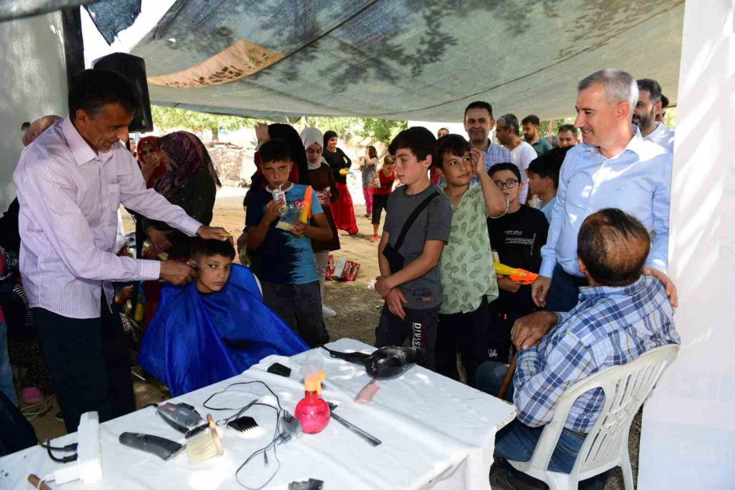 'İyilik Makası' projesi depremzede çocuklara umut aşılıyor