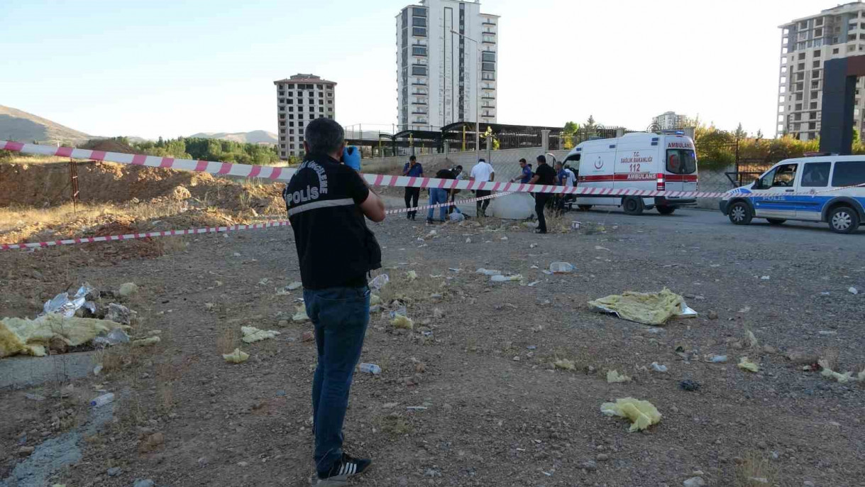 Kayıp diş hekimi yol kenarında ölü bulundu