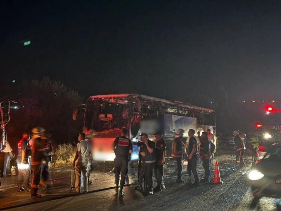 Malatya'da yolcu otobüsü alev alev yandı: Facianın eşiğinden dönüldü