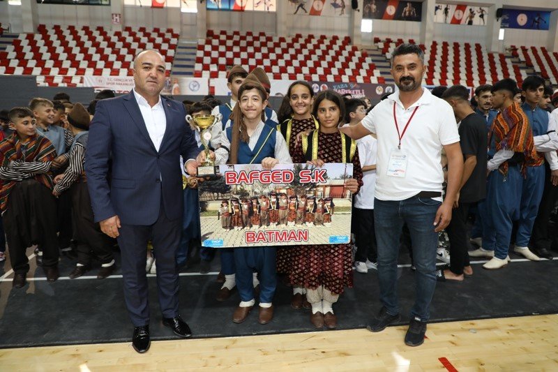 Ağrı’da Türkiye Halk Oyunları Federasyonu Grup Yarışması Düzenlendi