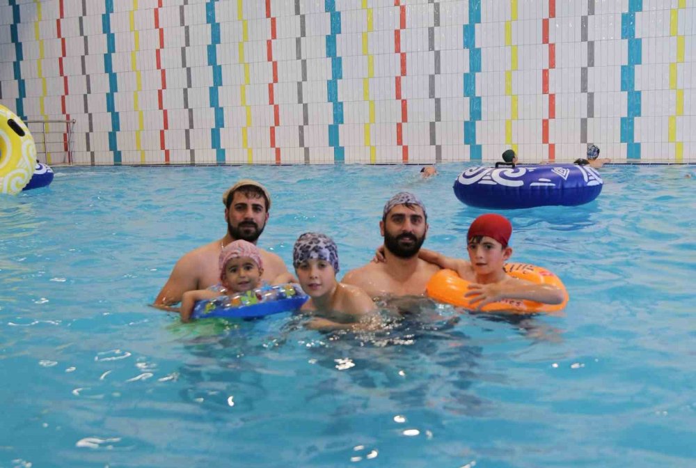 Sıcaktan Bunalan Erzurumlulara Aqua Park Eğlencesi