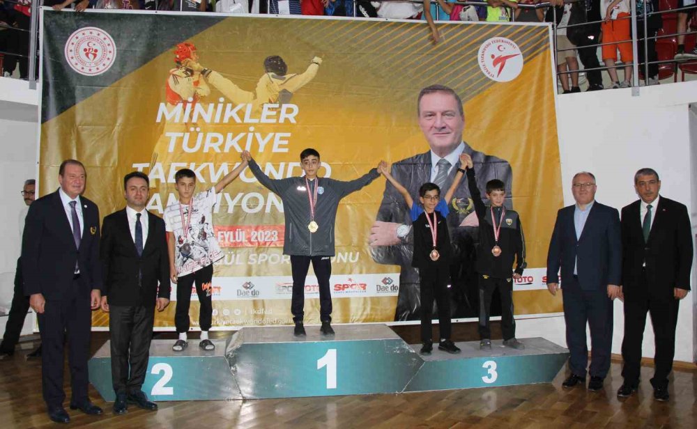 Minikler Türkiye Tekvando Şampiyonası’nın Açılışı Yapıldı