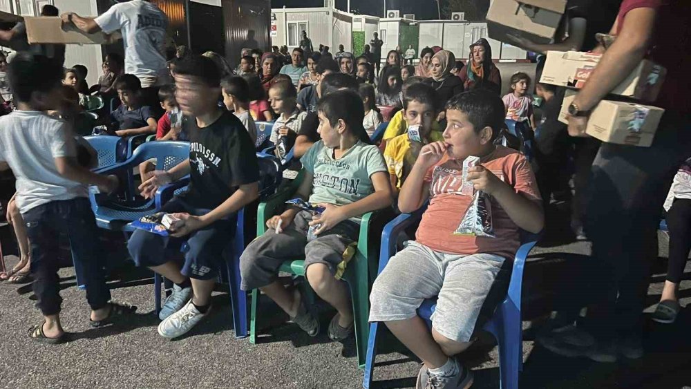 Depremzede Çocuklar Sinema Etkinliğinde Bir Araya Geldi