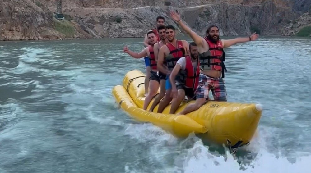 Kavurucu Sıcaklarda Rafting  Serinliği