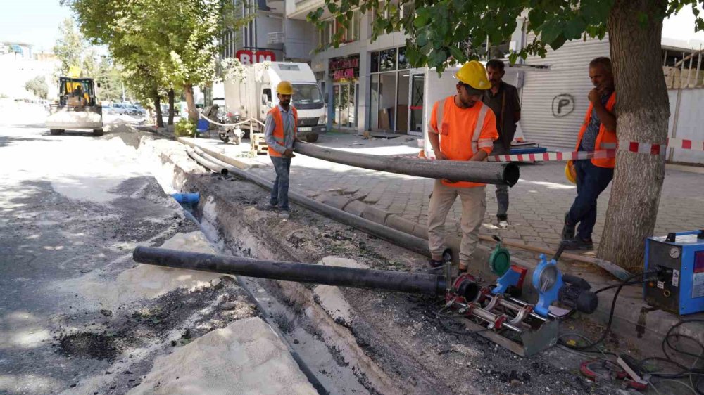 Frıt Projesi Faaliyeti Devam Ediyor: İçme Suyu Hattı Yenileniyor