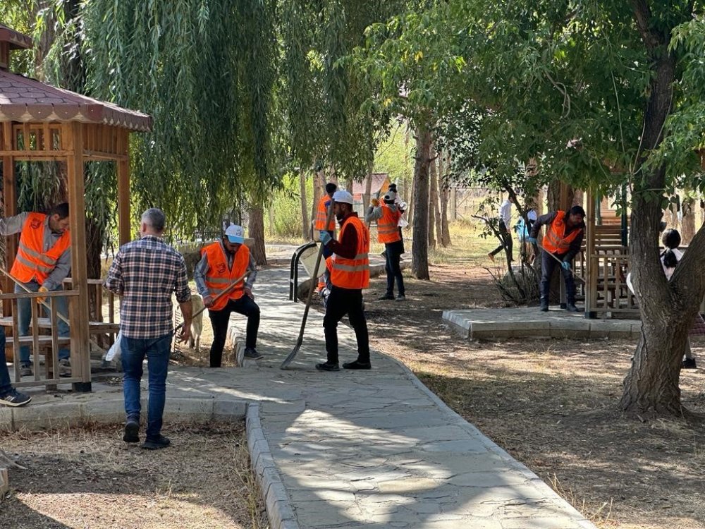 Muradiye’de “Dünya Temizlik Günü’ Faaliyeti Yapıldı