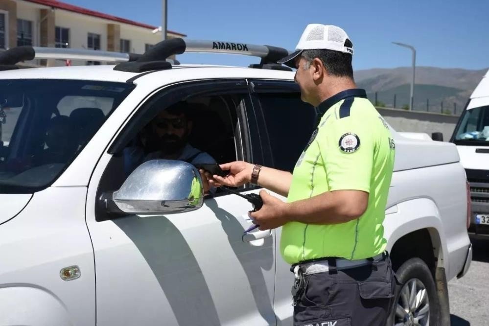 15 Günde 2 Bin 261 Araca Trafik Cezası Uygulandı