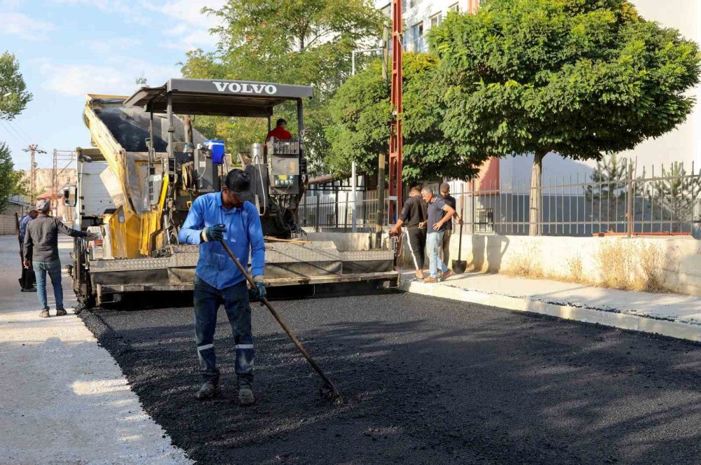 Edremit’te Asfalt Çalışmaları Devam Ediyor