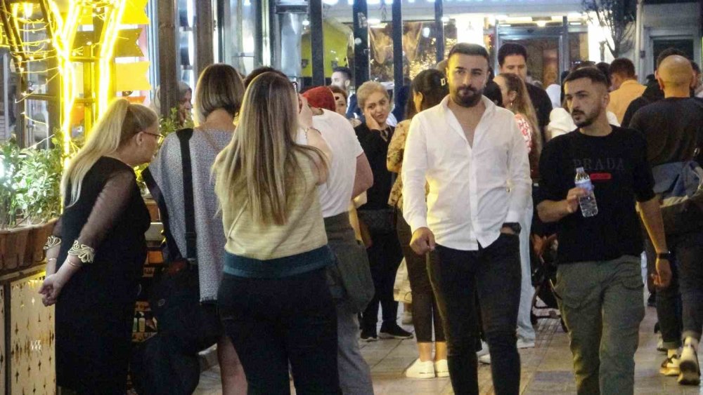 İranlı Turistler Van Esnafını Sevindiriyor