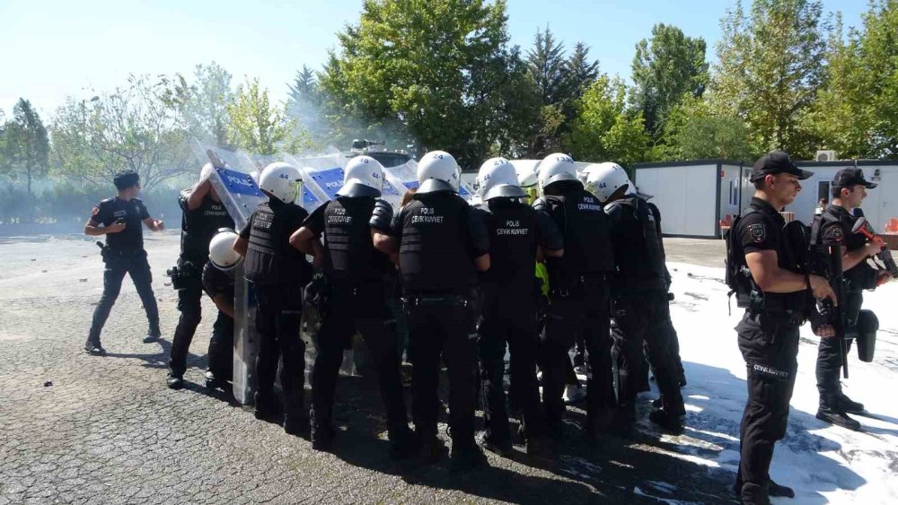 Malatya Polisinden Gerçekçi Tatbikat