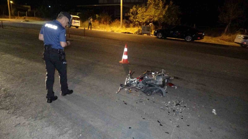 Otomobil İle Motosiklet Çarpıştı: 1 Kişi Hayatını Kaybetti