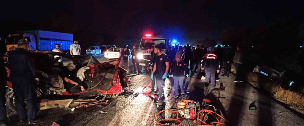 Tatvan’da Feci Kaza: 1 Ölü, 4 Yaralı