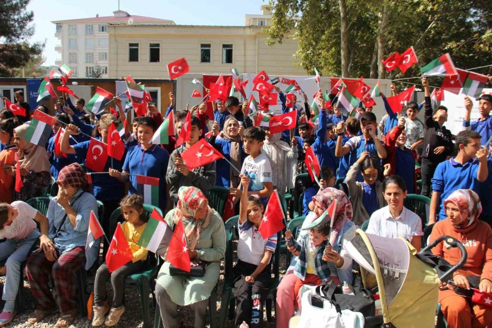 Bae Ankara Büyükelçiliği Depremzede Öğrencileri Unutmadı