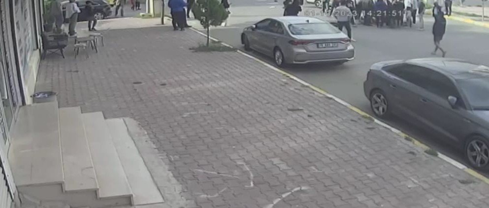Motosiklet Kazası Güvenlik Kameralarına Yansıdı