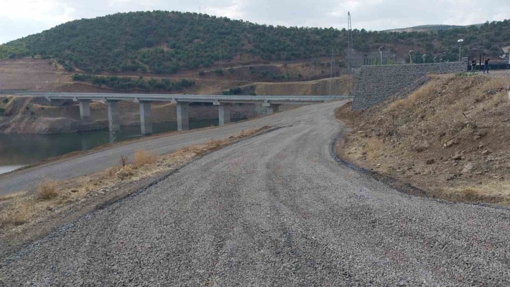 Bingöl’de  Yol Yapım Faaliyetleri Devam Ediyor