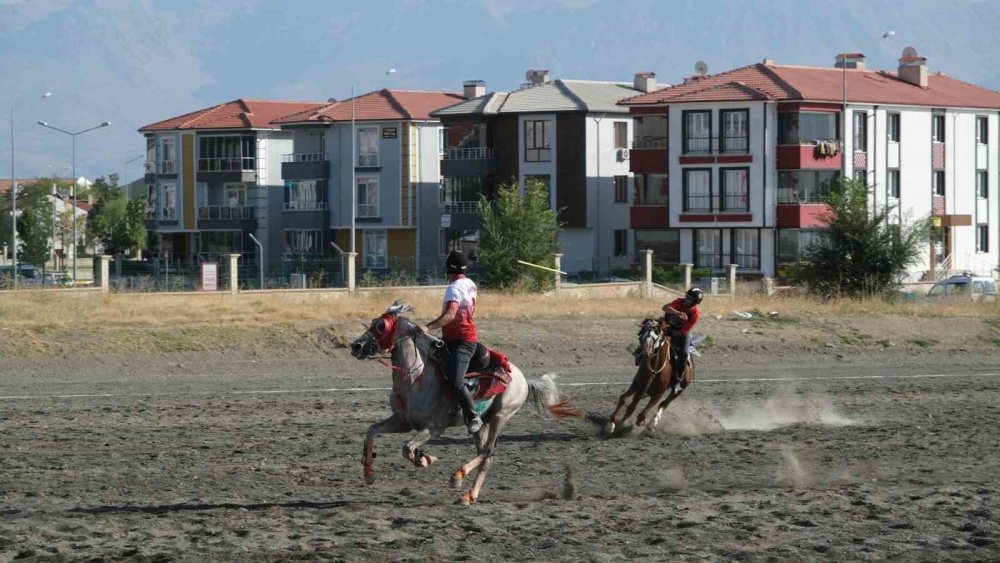 Ata Sporu Cirit Heyecanla Devam Ediyor